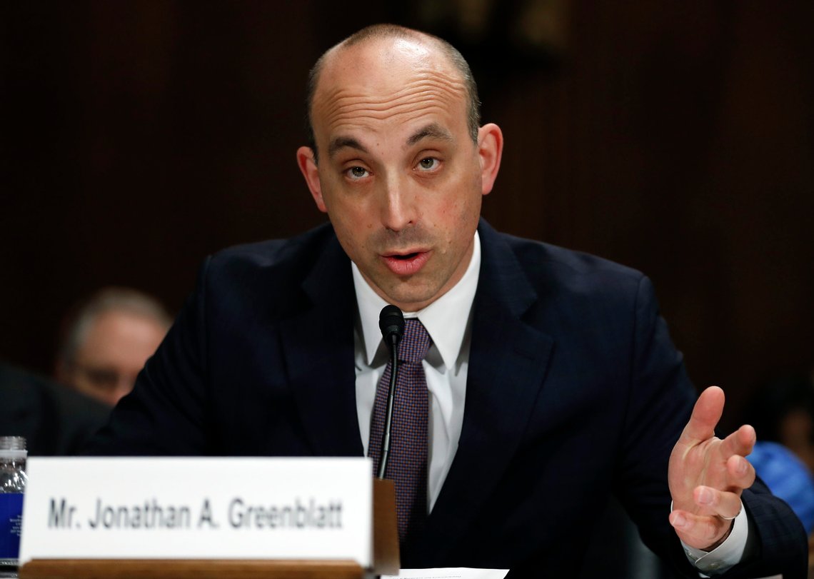 Jonathan Greenblatt er direktør for Anti-Defamation League (ADL). Han mener at Musk utgjør en trussel for demokratiet, siden han har gjenåpnet Twitter-kontoen til Donald Trump. Foto: AP /Carolyn Kaster /NTB Jonathan Greenblatt er direktør for Anti-Defamation League (ADL). Han mener at Musk utgjør en trussel for demokratiet, siden han har gjenåpnet Twitter-kontoen til Donald Trump. Foto: AP /Carolyn Kaster /NTB