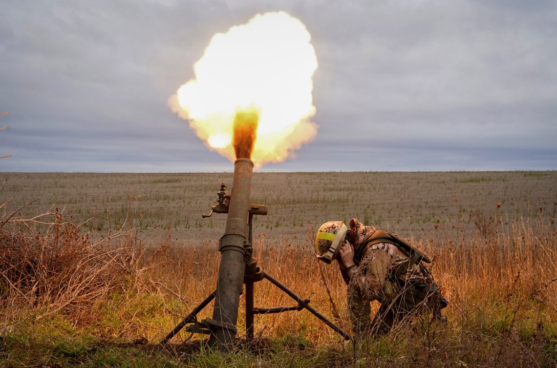 Så langt har Ukraina-krigen kostet Norge om lag 630 millioner kroner i måneden. Foto: Andrii Marienko / AP / NTB Så langt har Ukraina-krigen kostet Norge om lag 630 millioner kroner i måneden. Foto: Andrii Marienko / AP / NTB