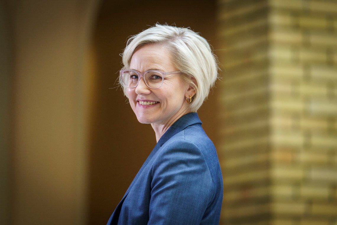 Helse- og omsorgsminister Ingvild Kjerkol og regjeringen tilbyr fjerde vaksinedose til alle over 18 år. Vaksineforsker Gunhild Grødeland er kritisk til beslutningen.
Foto: Heiko Junge / NTB Helse- og omsorgsminister Ingvild Kjerkol og regjeringen tilbyr fjerde vaksinedose til alle over 18 år. Vaksineforsker Gunhild Grødeland er kritisk til beslutningen.
Foto: Heiko Junge / NTB