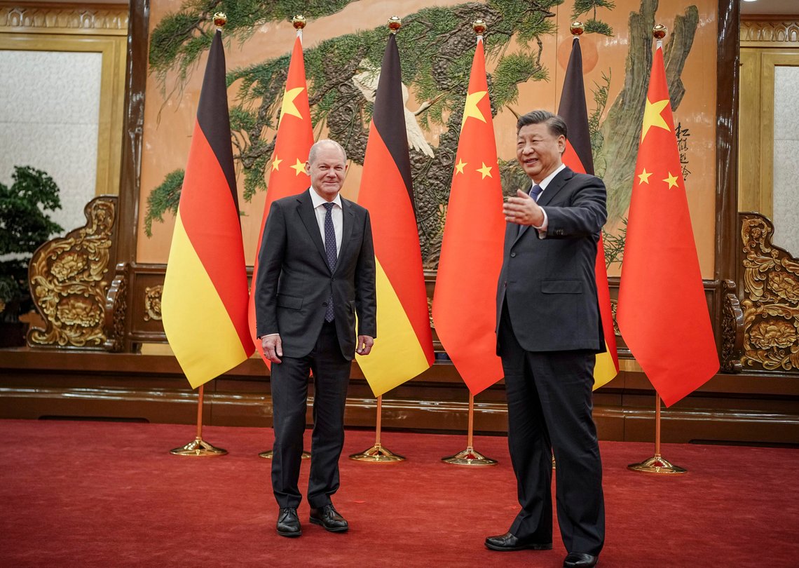 Den kinesiske presidenten Xi Jinping og den tyske statsministeren Olaf Scholz møttes i Great Hall of the People i Beijing, fredag 4. november 2022. Foto: Kay Nietfeld / Pool AP / NTB Den kinesiske presidenten Xi Jinping og den tyske statsministeren Olaf Scholz møttes i Great Hall of the People i Beijing, fredag 4. november 2022. Foto: Kay Nietfeld / Pool AP / NTB