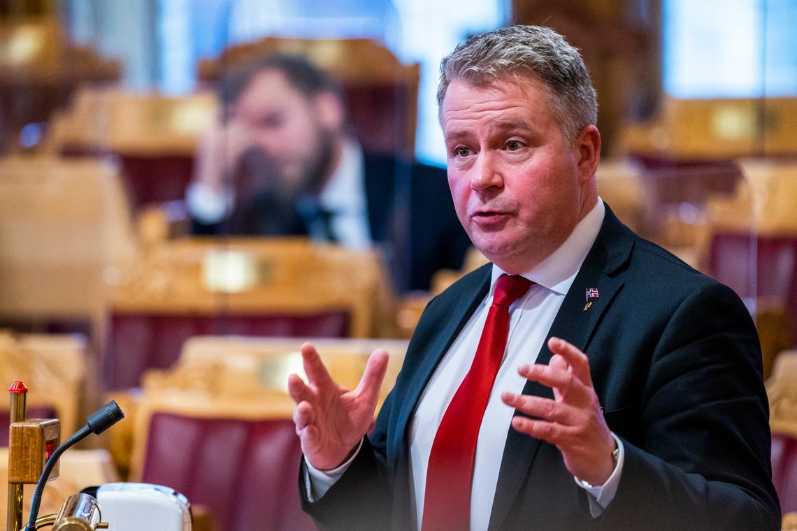 Per-Willy Amundsen (FrP) er leder av justiskomitéen på Stortinget. Han mener mediene spiller på lag med ekstreme miljøaktivister som «Stopp oljeletinga». Foto: Håkon Mosvold Larsen / NTB Per-Willy Amundsen (FrP) er leder av justiskomitéen på Stortinget. Han mener mediene spiller på lag med ekstreme miljøaktivister som «Stopp oljeletinga». Foto: Håkon Mosvold Larsen / NTB