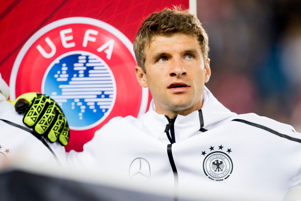 Thomas Müller mener det tyske fotballandslaget har fått uberettiget kritikk etter at de bukket under for Fifas OneLove-forbud. Foto: Jon Olav Nesvold / NTB Thomas Müller mener det tyske fotballandslaget har fått uberettiget kritikk etter at de bukket under for Fifas OneLove-forbud. Foto: Jon Olav Nesvold / NTB