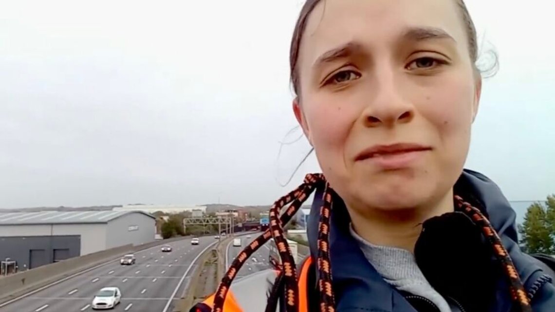 Gråtende småjenter fra Just Stop Oil er kun ett eksempel på hvordan den ekstreme klimagruppen utgjør en ren dommedagskult som har mistet troen på både mennesket og fremtiden. Skjermdump Twitter/ JSO Gråtende småjenter fra Just Stop Oil er kun ett eksempel på hvordan den ekstreme klimagruppen utgjør en ren dommedagskult som har mistet troen på både mennesket og fremtiden. Skjermdump Twitter/ JSO