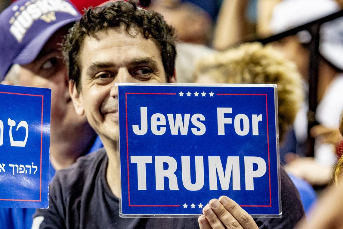 WILKES-BARRE, PA - AUGUST 2, 2018: "Jews For Trump" member Ariel Kohane of the Upper West Side of Manhattan attends the "Make America Great Again" rally at Mohegan Sun Arena. Photo: Shutterstock, Brandon Stivers, United States. WILKES-BARRE, PA - AUGUST 2, 2018: "Jews For Trump" member Ariel Kohane of the Upper West Side of Manhattan attends the "Make America Great Again" rally at Mohegan Sun Arena. Photo: Shutterstock, Brandon Stivers, United States.