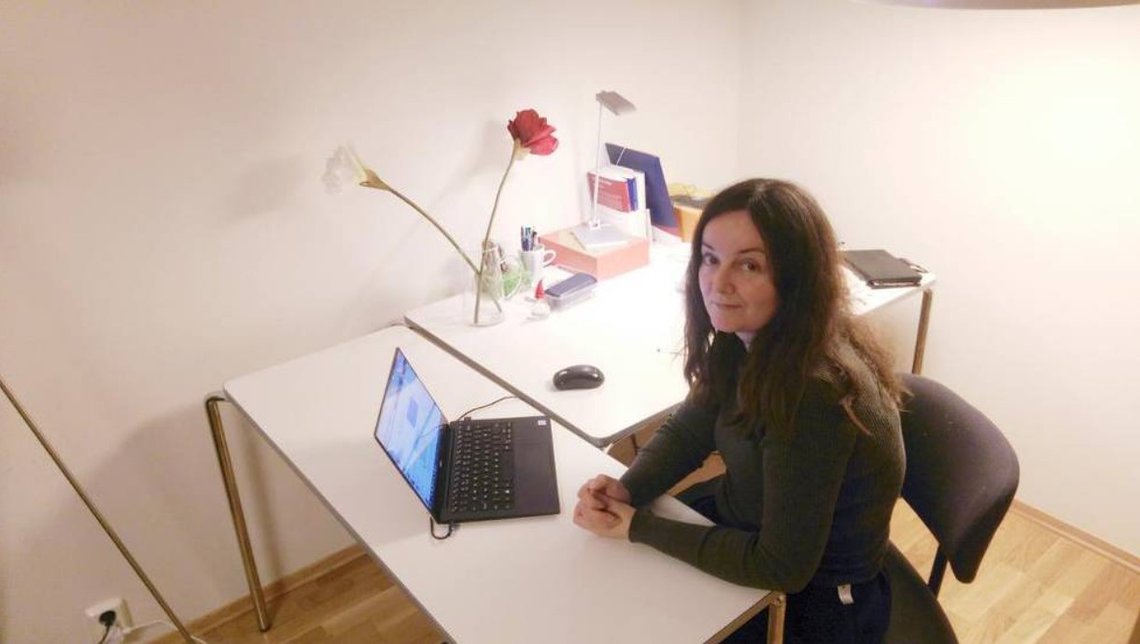 Anna Smajdor er professor i filosofi ved Universitetet i Oslo. Hennes forskning gir artikkelforfatteren dårlige vibrasjoner. Her er hun slik hun fremstår på sin egen blogg-side. Foto: https://annasmajdor.wordpress.com/ Anna Smajdor er professor i filosofi ved Universitetet i Oslo. Hennes forskning gir artikkelforfatteren dårlige vibrasjoner. Her er hun slik hun fremstår på sin egen blogg-side. Foto: https://annasmajdor.wordpress.com/