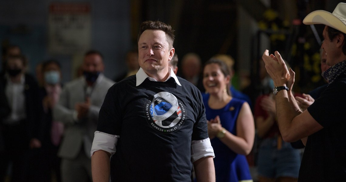 Elon Musk ble på direkten spurt om han hadde selvmordstanker. Spørsmålet måtte komme med den uforholdsmessige «overdødeligheten» blant mennesker med ufordelaktig informasjon om makteliten, som har begått selvmord eller er blitt «selvmyrdet». Foto: Wikimedia Commons Elon Musk ble på direkten spurt om han hadde selvmordstanker. Spørsmålet måtte komme med den uforholdsmessige «overdødeligheten» blant mennesker med ufordelaktig informasjon om makteliten, som har begått selvmord eller er blitt «selvmyrdet». Foto: Wikimedia Commons