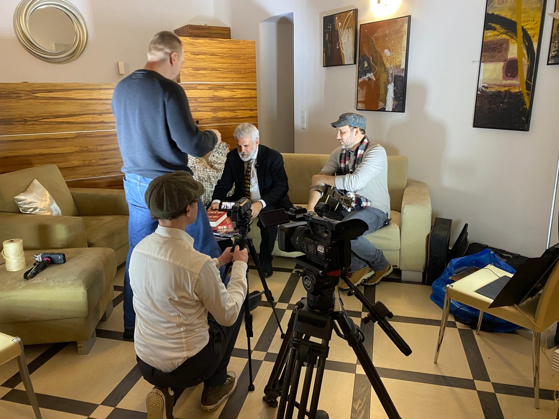 Dan og Florian Machl filmer Robert Malone og Brad Skistimas, en video som vil bli lagt ut på Rumble i nær framtid. Foto: Document Dan og Florian Machl filmer Robert Malone og Brad Skistimas, en video som vil bli lagt ut på Rumble i nær framtid. Foto: Document