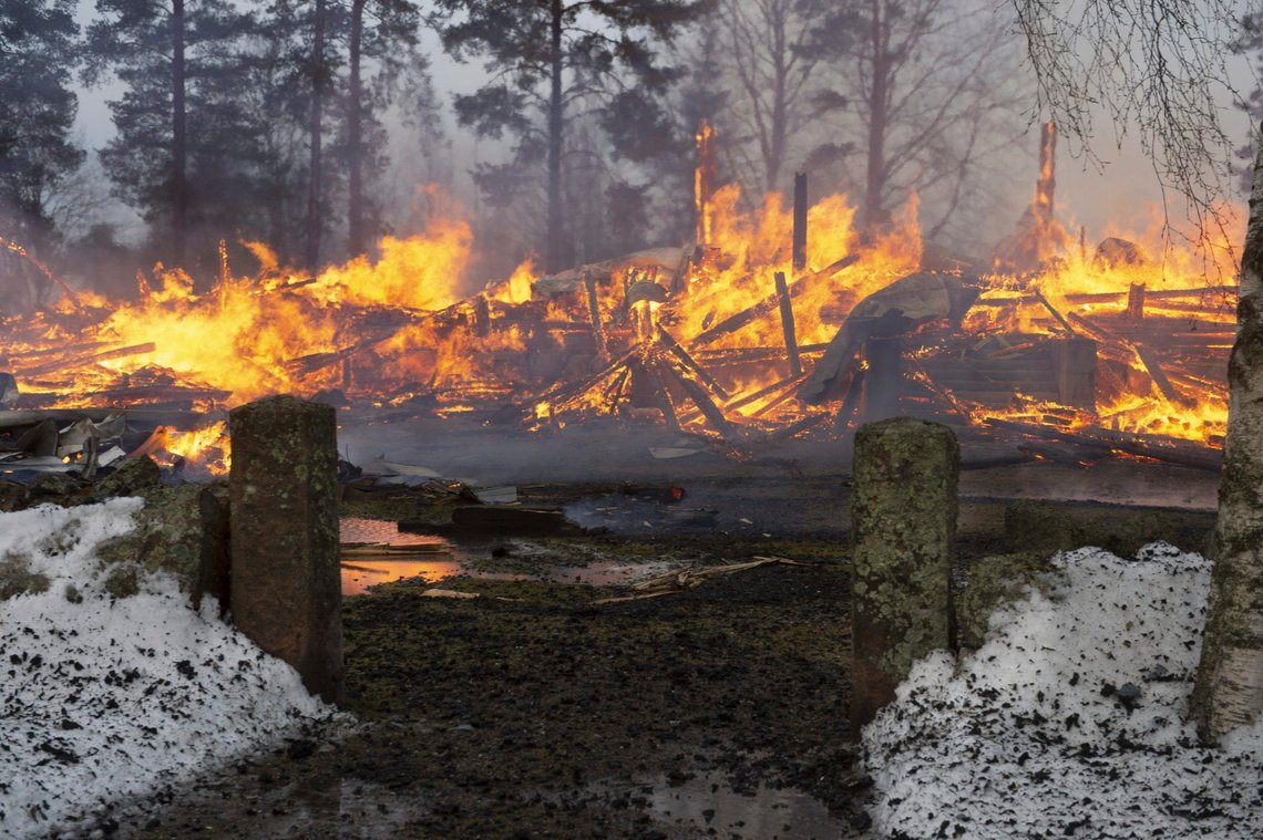 A view of a centuries-old wooden church from 1881 on fire, in Rautjarvi, Finland Sunday, Dec, 25, 2022. The fire broke out during a Christmas service at the Rautjarvi church on Sunday morning. Between 30 and 40 people reportedly attended the service however, rescue services said that everyone was safely evacuated. (Ari Nakari/Lehtikuva via AP) A view of a centuries-old wooden church from 1881 on fire, in Rautjarvi, Finland Sunday, Dec, 25, 2022. The fire broke out during a Christmas service at the Rautjarvi church on Sunday morning. Between 30 and 40 people reportedly attended the service however, rescue services said that everyone was safely evacuated. (Ari Nakari/Lehtikuva via AP)
