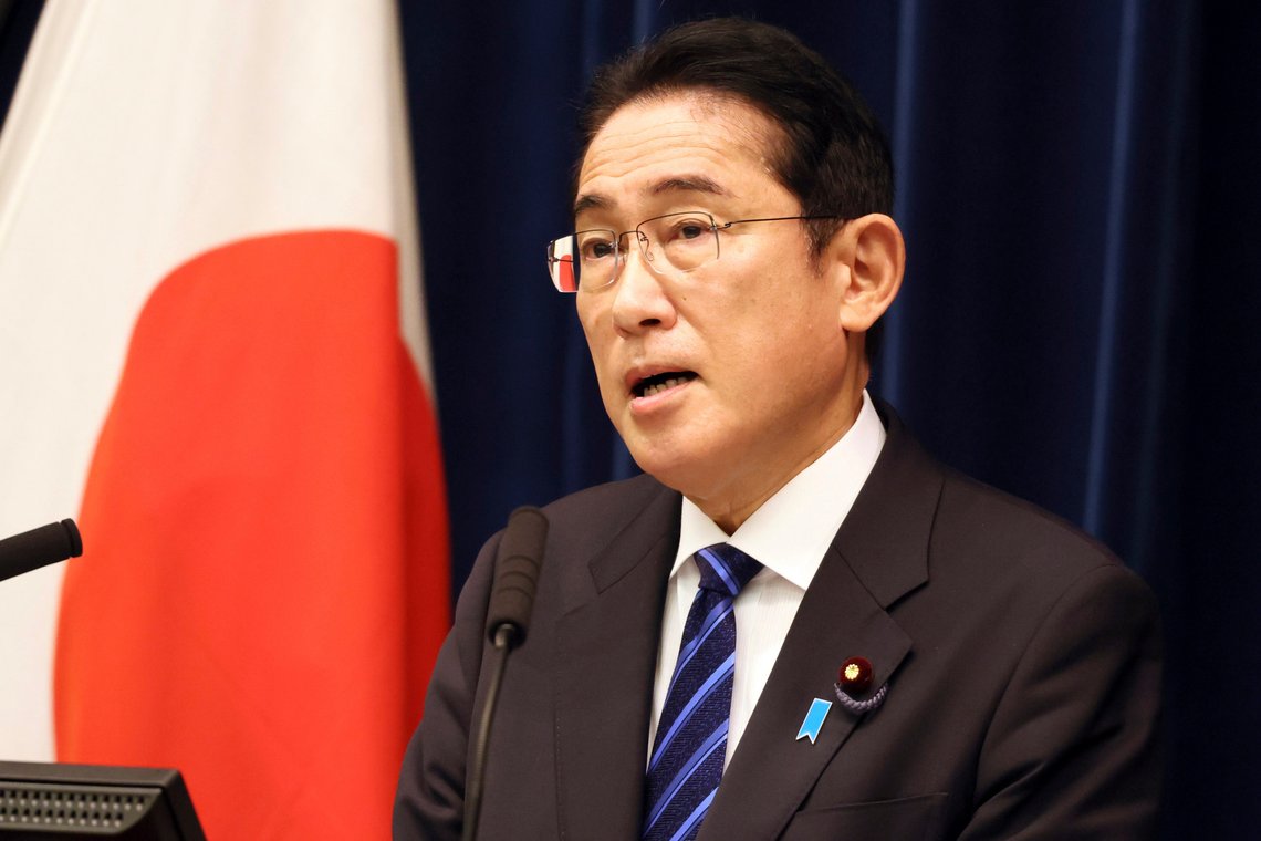 Japans regjering, under ledelse av statsminister Fumio Kishida, la fredag fram en ny sikkerhetspolitisk strategi. Arkivfoto: Yoshikazu Tsuno / AP / NTB Japans regjering, under ledelse av statsminister Fumio Kishida, la fredag fram en ny sikkerhetspolitisk strategi. Arkivfoto: Yoshikazu Tsuno / AP / NTB
