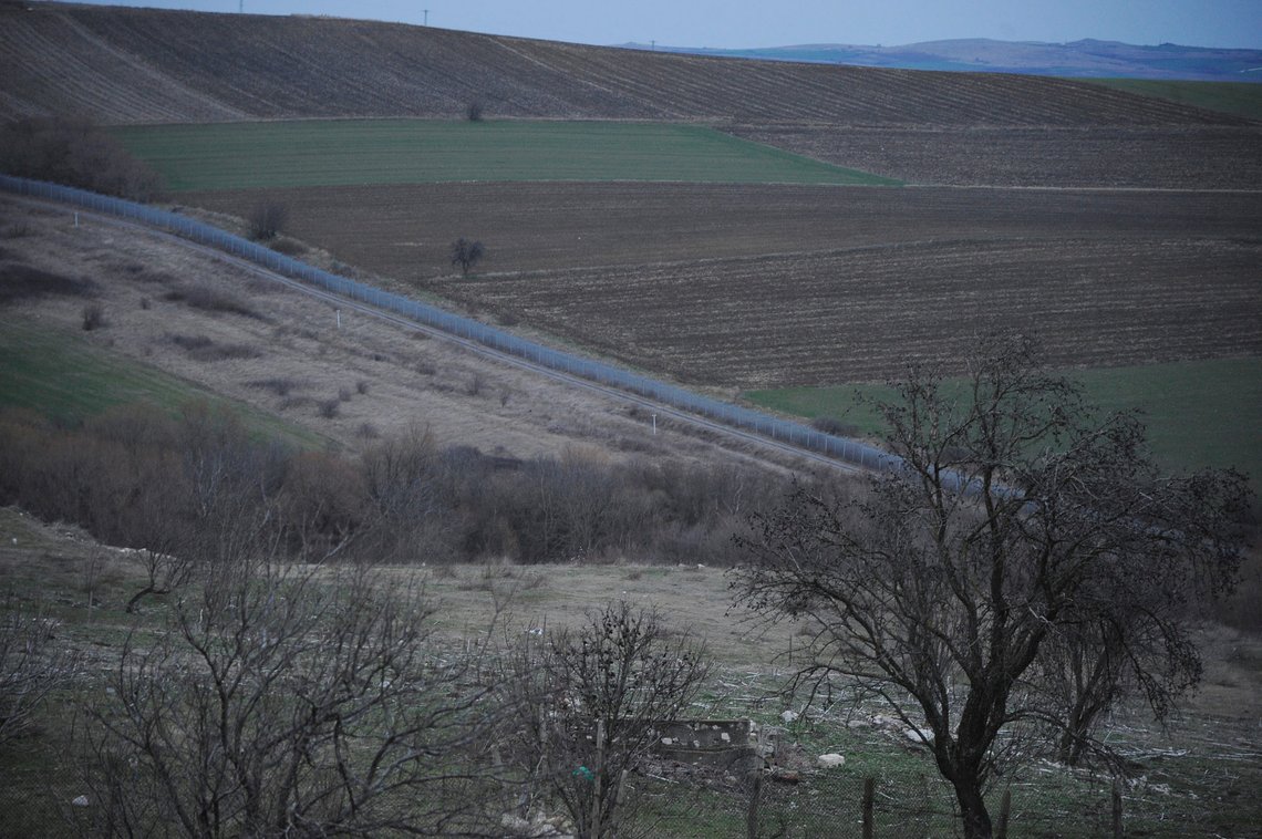 Wire border fence is seen from the village of Shtit in Bulgaria, near the border with Turkey on Saturday, Feb. 29, 2020. Bulgaria is gearing up for a possible influx of migrants from Turkey, though Bulgarian Prime Minister Borissov said "there is currently no direct threat to Bulgaria", after Turkey announced its borders are open for refugees to transit into Europe. (AP Photo/Hristo Rusev) Wire border fence is seen from the village of Shtit in Bulgaria, near the border with Turkey on Saturday, Feb. 29, 2020. Bulgaria is gearing up for a possible influx of migrants from Turkey, though Bulgarian Prime Minister Borissov said "there is currently no direct threat to Bulgaria", after Turkey announced its borders are open for refugees to transit into Europe. (AP Photo/Hristo Rusev)