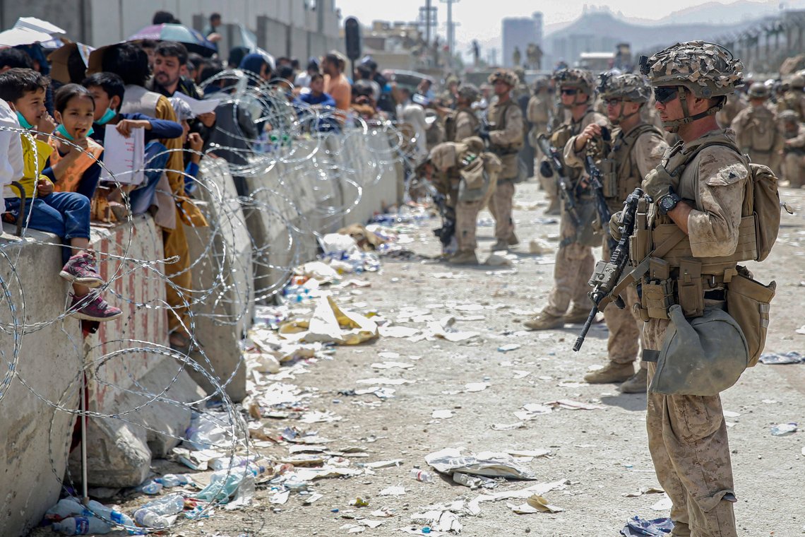 Amerikanske marinesoldater midt under katastrofen i Afghanistan, august 2021. Amerikanere er i ferd med å miste tilliten til sine militære styrker. Dette skyldes ikke misnøye med soldatene, men misnøye med ledelsen. Foto: Lance Cpl. Nicholas Guevara/ U.S. Marine Corps/ AP /NTB Amerikanske marinesoldater midt under katastrofen i Afghanistan, august 2021. Amerikanere er i ferd med å miste tilliten til sine militære styrker. Dette skyldes ikke misnøye med soldatene, men misnøye med ledelsen. Foto: Lance Cpl. Nicholas Guevara/ U.S. Marine Corps/ AP /NTB
