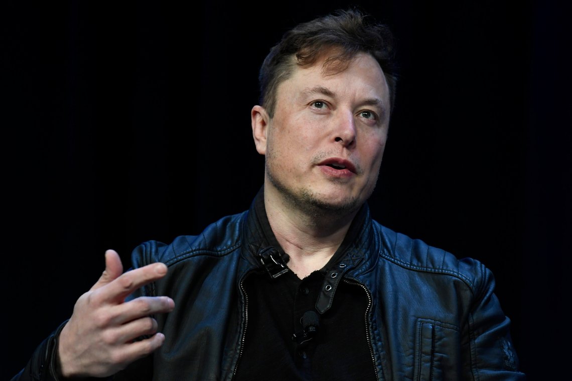 Tesla-sjef og twitter-eier Elon Musk spør søndag kveld Twitters brukere om han bør trekke seg som leder for det sosiale mediet. Arkivfoto: Susan Walsh / AP / NTB Tesla-sjef og twitter-eier Elon Musk spør søndag kveld Twitters brukere om han bør trekke seg som leder for det sosiale mediet. Arkivfoto: Susan Walsh / AP / NTB
