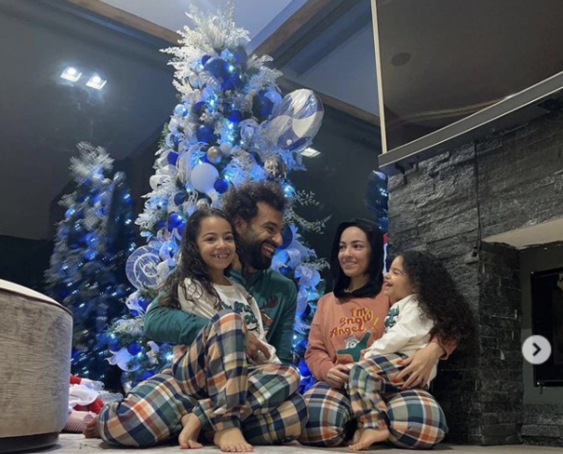 Fotballspilleren Mohammed Salah feiret jul med familien hjemme i Liverpool. Nå reagerer flere muslimer på dette, som anses som haram i islam. Skjermdump Instagram/ Mo Salah Fotballspilleren Mohammed Salah feiret jul med familien hjemme i Liverpool. Nå reagerer flere muslimer på dette, som anses som haram i islam. Skjermdump Instagram/ Mo Salah