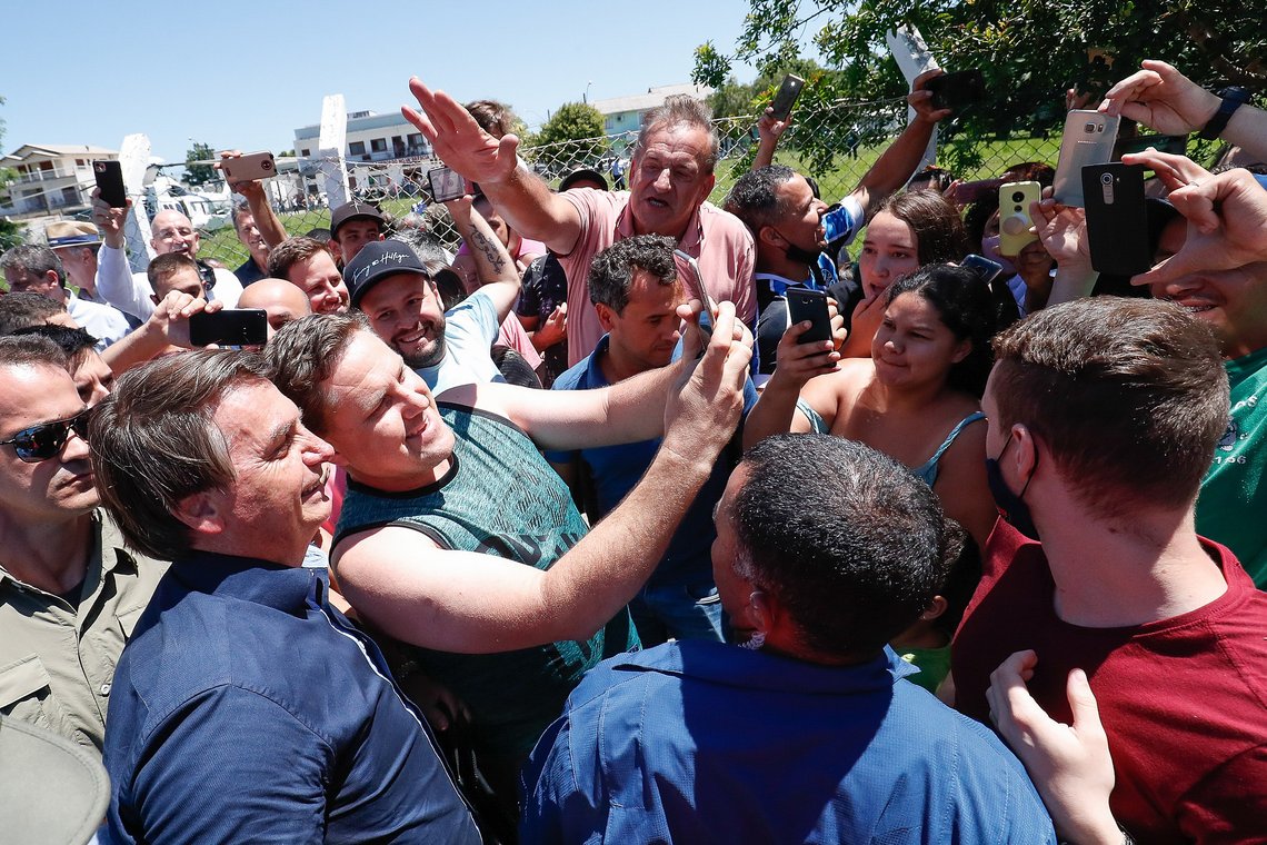 Folket elsker Bolsonaro. Han var deres mann. Nu vil Moraes og Lula kriminalisere folket. Foto: Wikimedia Commons Folket elsker Bolsonaro. Han var deres mann. Nu vil Moraes og Lula kriminalisere folket. Foto: Wikimedia Commons