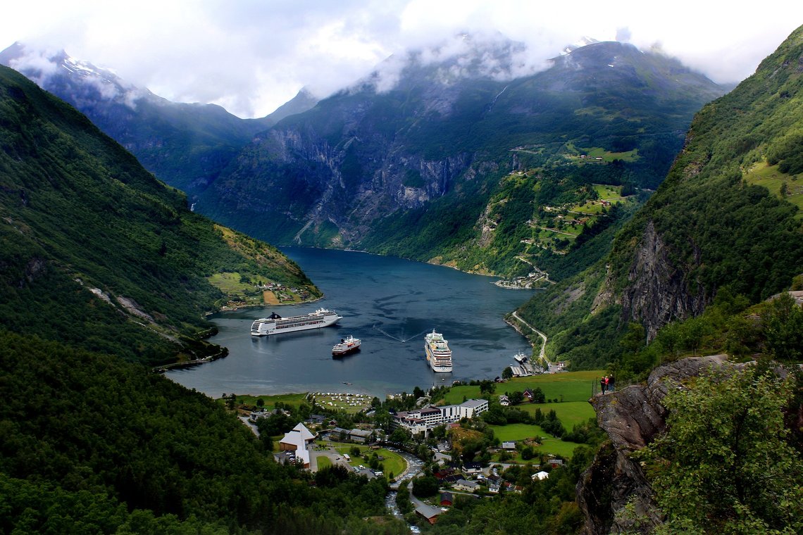 Cruiseskip på besøk i Geiranger. Foto: T. H. Jensen fra Pixabay. Cruiseskip på besøk i Geiranger. Foto: T. H. Jensen fra Pixabay.