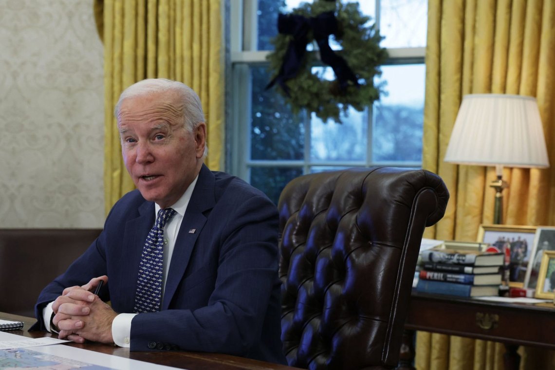 WASHINGTON, DC - JANUARY 02,2023: U.S. President Joe Biden speaks to the media as he returns to the White House. Photo: Shutterstock, Stewart Reid WASHINGTON, DC - JANUARY 02,2023: U.S. President Joe Biden speaks to the media as he returns to the White House. Photo: Shutterstock, Stewart Reid