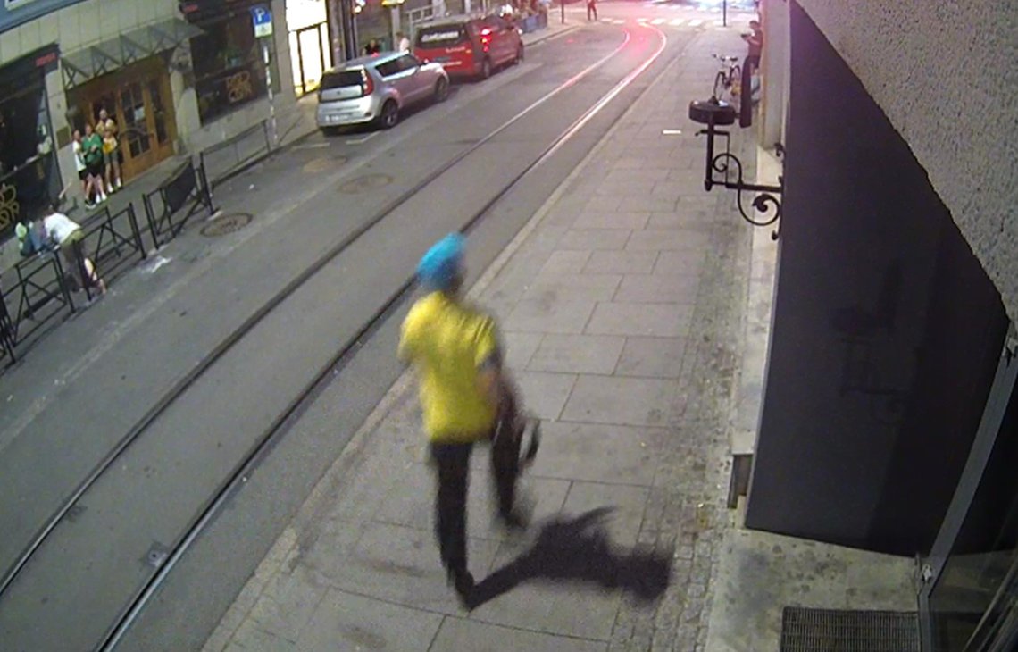 Her er den terrorsiktede Zaniar matapour avbildet på en overvåkningsvideo tatt rett før han startet skytingen. Politiet / NTB Her er den terrorsiktede Zaniar matapour avbildet på en overvåkningsvideo tatt rett før han startet skytingen. Politiet / NTB