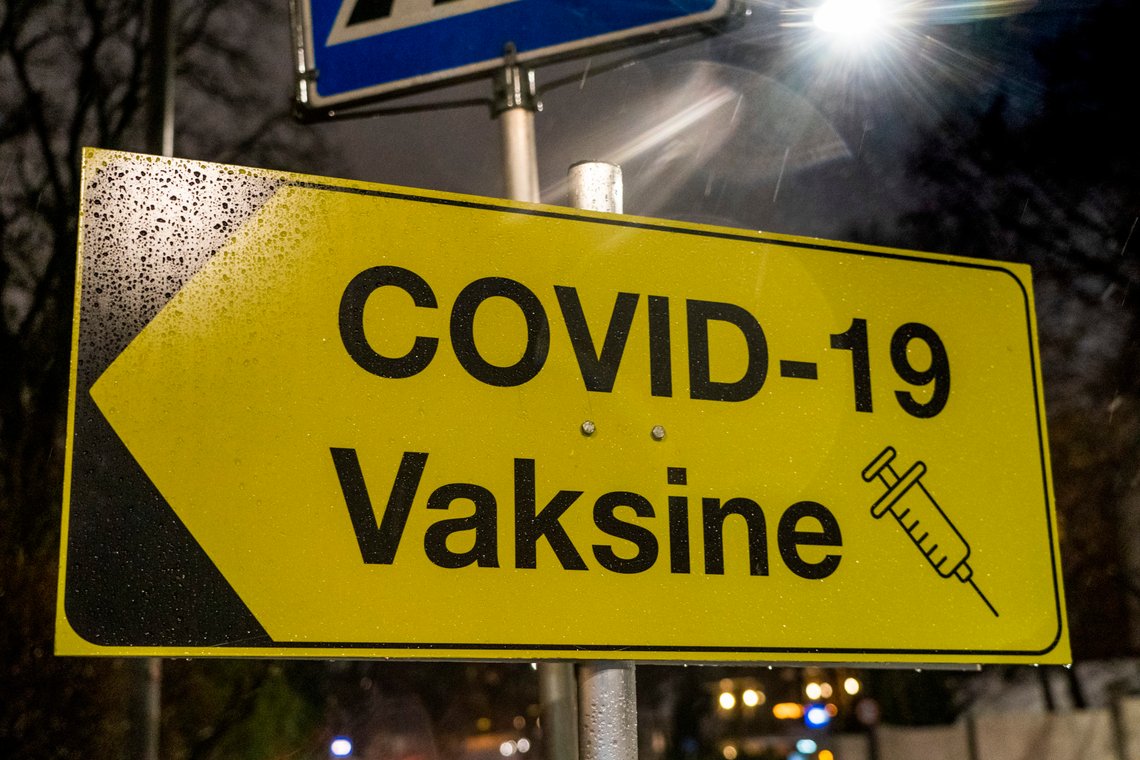 Koronavaksinene gir ikke lenger beskyttelse mot de nye variantene, og er dermed bortkastet.
Foto: Terje Pedersen / NTB Koronavaksinene gir ikke lenger beskyttelse mot de nye variantene, og er dermed bortkastet.
Foto: Terje Pedersen / NTB