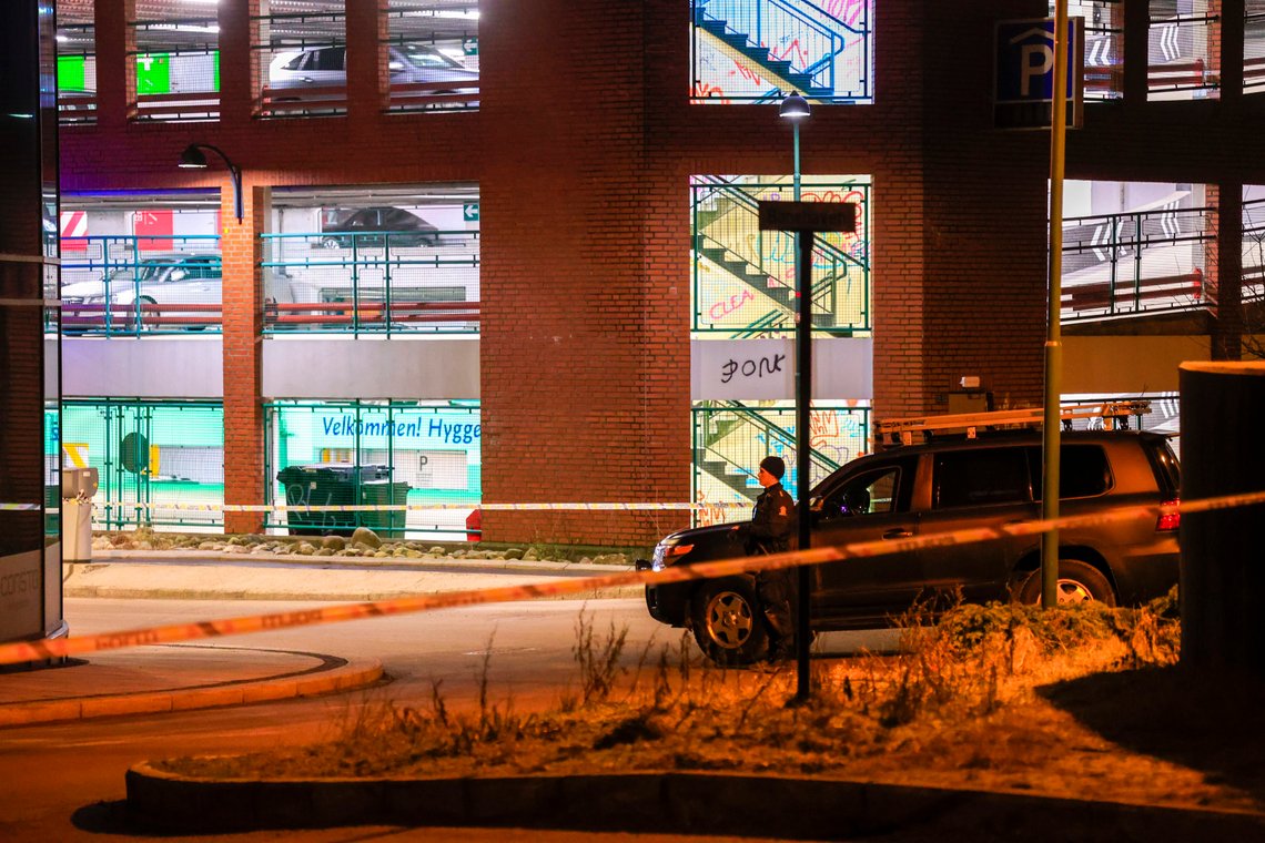 Politiet har sperret av et område i Kristiansand sentrum. Foto: Tor Erik Schrøder / NTB Politiet har sperret av et område i Kristiansand sentrum. Foto: Tor Erik Schrøder / NTB