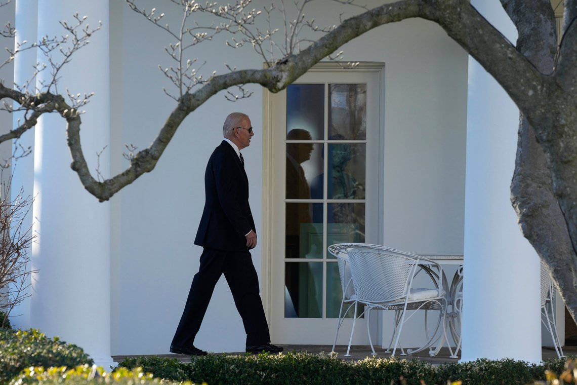 USAs president Joe Biden vil oppheve unntakstilstandene mot koronaviruset i landet i mai. Foto: Susan Walsh / AP / NTB USAs president Joe Biden vil oppheve unntakstilstandene mot koronaviruset i landet i mai. Foto: Susan Walsh / AP / NTB