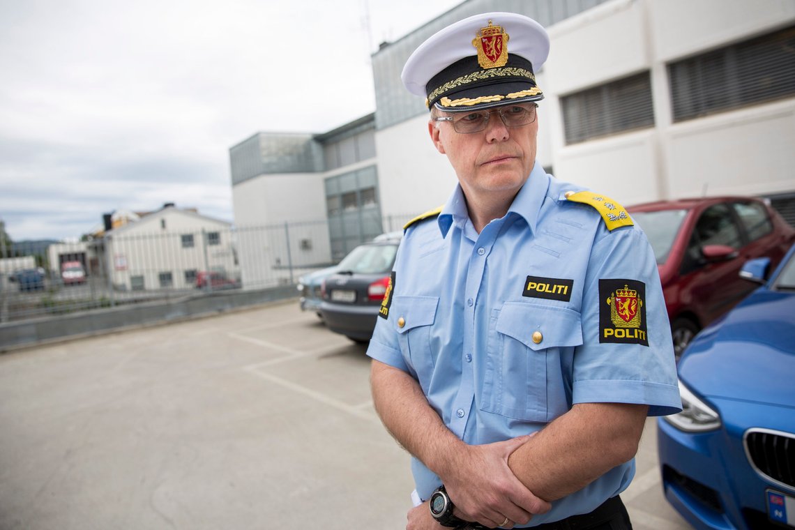 Oslo 20150626.
Politimester Johan Martin Welhaven i Vestoppland politidistrikt møtte pressen i etterkant av skyteepisoden på en bensinstasjon hvor politiet besvarte ild og skadet en person.
Foto: Tore Meek / NTB Oslo 20150626.
Politimester Johan Martin Welhaven i Vestoppland politidistrikt møtte pressen i etterkant av skyteepisoden på en bensinstasjon hvor politiet besvarte ild og skadet en person.
Foto: Tore Meek / NTB