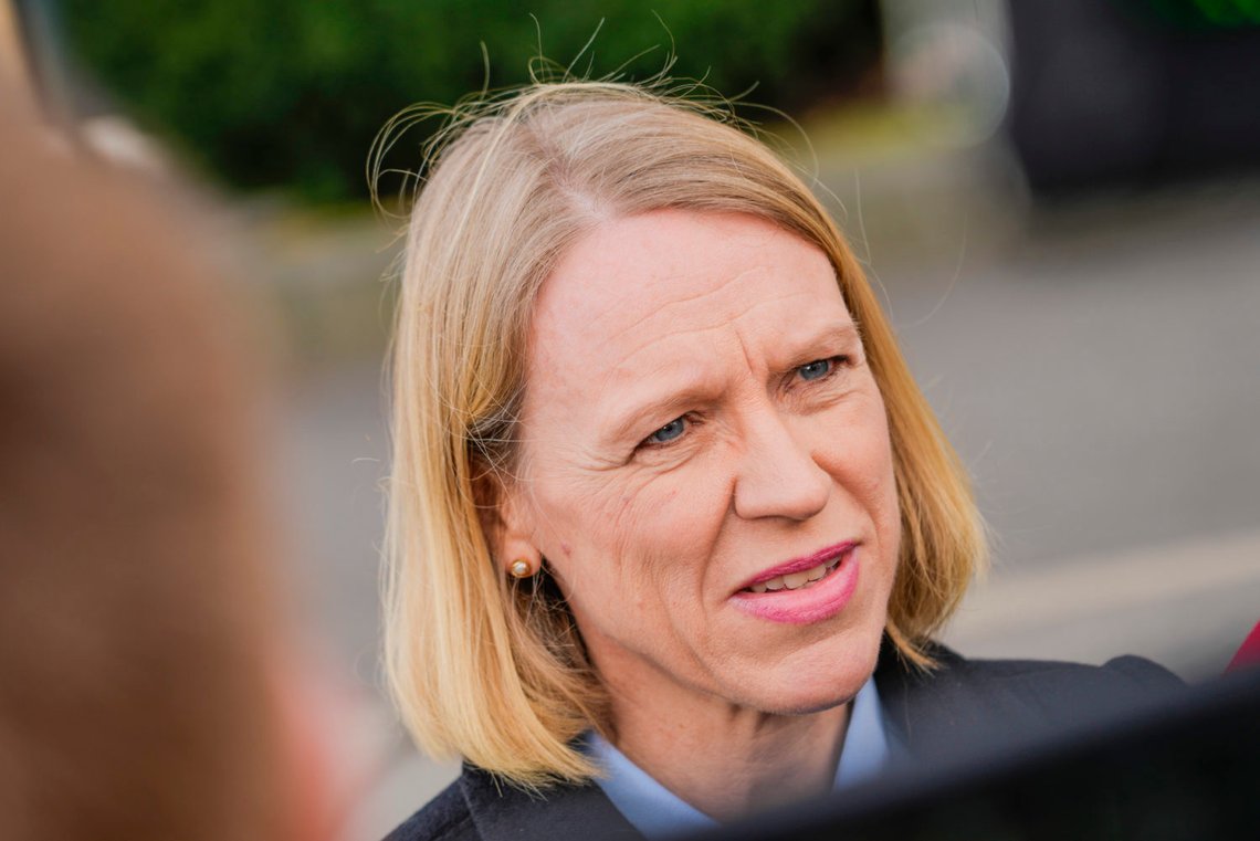 Utenriksminister Anniken Huitfeldt (Ap) vil ikke kalle hjem norske diplomater i Iran. Foto: Heiko Junge / NTB Utenriksminister Anniken Huitfeldt (Ap) vil ikke kalle hjem norske diplomater i Iran. Foto: Heiko Junge / NTB