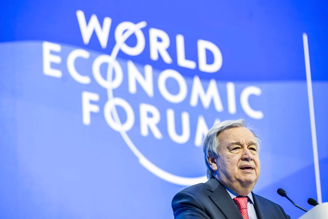 FNs generalsekretær, Antonio Guterres, mener oljeselskapene må stilles til ansvar for å ha løyet om klimaforandringer som følge av deres oljeproduksjon. Foto: Gian Ehrenzeller/Keystone via AP FNs generalsekretær, Antonio Guterres, mener oljeselskapene må stilles til ansvar for å ha løyet om klimaforandringer som følge av deres oljeproduksjon. Foto: Gian Ehrenzeller/Keystone via AP