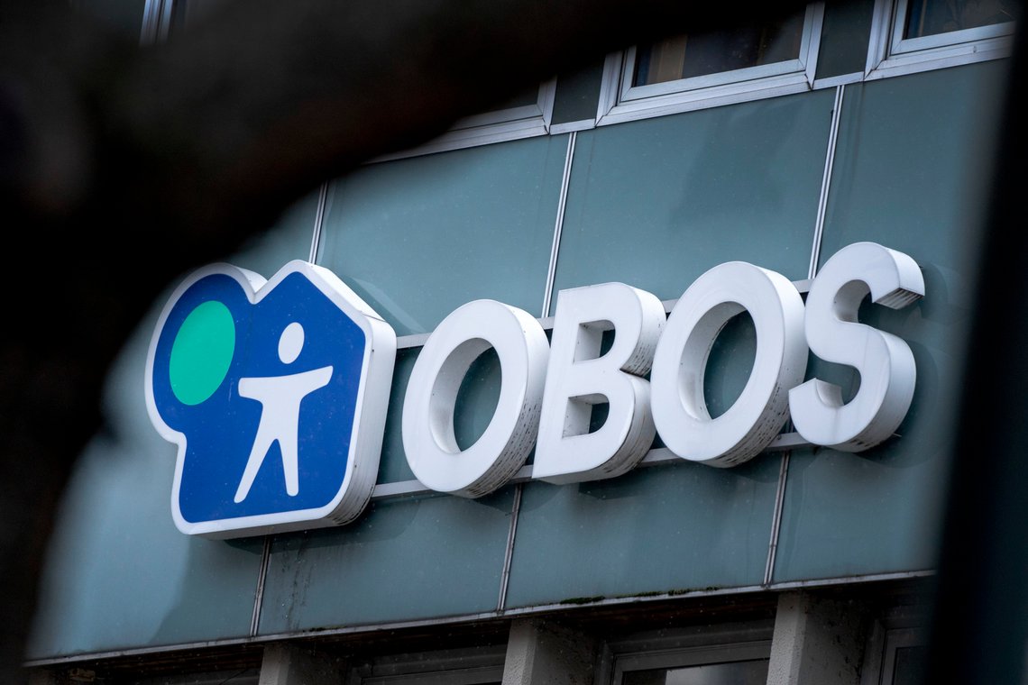 Landets største boligbyggelag Obos har rundt 2.000 usolgte boliger under bygging. Nå utsetter Obos flere planlagte byggeprosjekter. Foto: Gorm Kallestad / NTB Landets største boligbyggelag Obos har rundt 2.000 usolgte boliger under bygging. Nå utsetter Obos flere planlagte byggeprosjekter. Foto: Gorm Kallestad / NTB