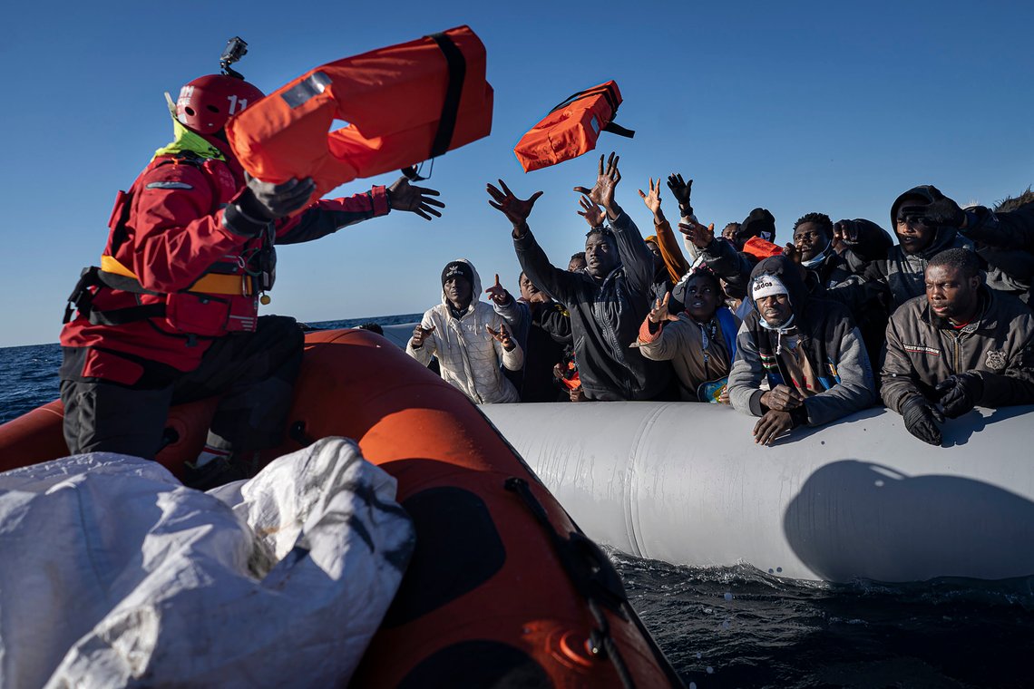Illegale migranter på vei mot Europa. Foto: Pau de la Calle, AP-NTB. Illegale migranter på vei mot Europa. Foto: Pau de la Calle, AP-NTB.