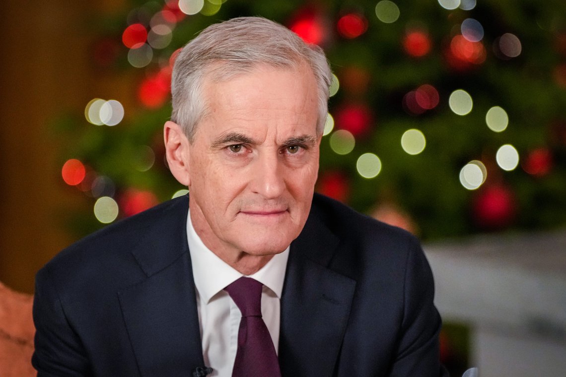 Oslo 20221221.
Statsminister Jonas Gahr Støre holder sin nyttårstale fra statsministerboligen.
Foto: Beate Oma Dahle / NTB Oslo 20221221.
Statsminister Jonas Gahr Støre holder sin nyttårstale fra statsministerboligen.
Foto: Beate Oma Dahle / NTB
