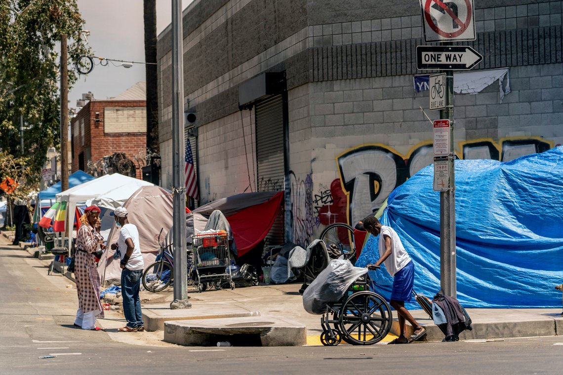 Antall hjemløse i Los Angeles øker stadig. Foto: AP /Damian Dovarganes/ NTB Antall hjemløse i Los Angeles øker stadig. Foto: AP /Damian Dovarganes/ NTB