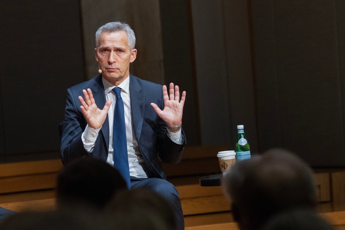 Generalsekretær Jens Stoltenberg sier Nato-landene allerede er i gang med på øke våpenproduksjonen og minner om at ammunisjon og vedlikehold av våpen som er levert til Ukraina er like viktig som nye leveranser. Arkivfoto: Terje Bendiksby / NTB Generalsekretær Jens Stoltenberg sier Nato-landene allerede er i gang med på øke våpenproduksjonen og minner om at ammunisjon og vedlikehold av våpen som er levert til Ukraina er like viktig som nye leveranser. Arkivfoto: Terje Bendiksby / NTB