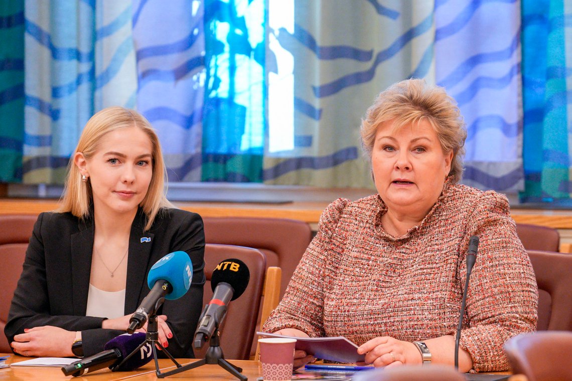 Oslo 20230103.
Høyre-leder Erna Solberg og stortingsrepresentant Mari Holm Lonseth på Stortinget.
Foto: Javad Parsa / NTB Oslo 20230103.
Høyre-leder Erna Solberg og stortingsrepresentant Mari Holm Lonseth på Stortinget.
Foto: Javad Parsa / NTB