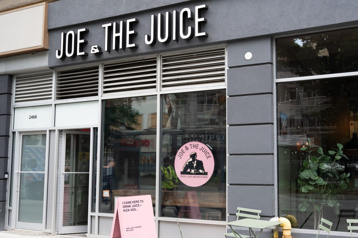 New York, NY, USA - June 3, 2022: A Joe and The Juice coffee shop. Photo: Anne Czichos. New York, NY, USA - June 3, 2022: A Joe and The Juice coffee shop. Photo: Anne Czichos.