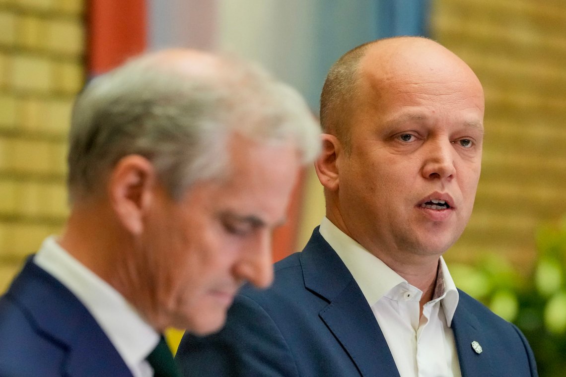 Mer penger «på bok» enn noen gang: Statsminister Jonas Gahr Støre (Ap) og finansminister Trygve Magnus Slagsvold Vedum (Sp). Foto: Foto: Beate Oma Dahle / NTB Mer penger «på bok» enn noen gang: Statsminister Jonas Gahr Støre (Ap) og finansminister Trygve Magnus Slagsvold Vedum (Sp). Foto: Foto: Beate Oma Dahle / NTB
