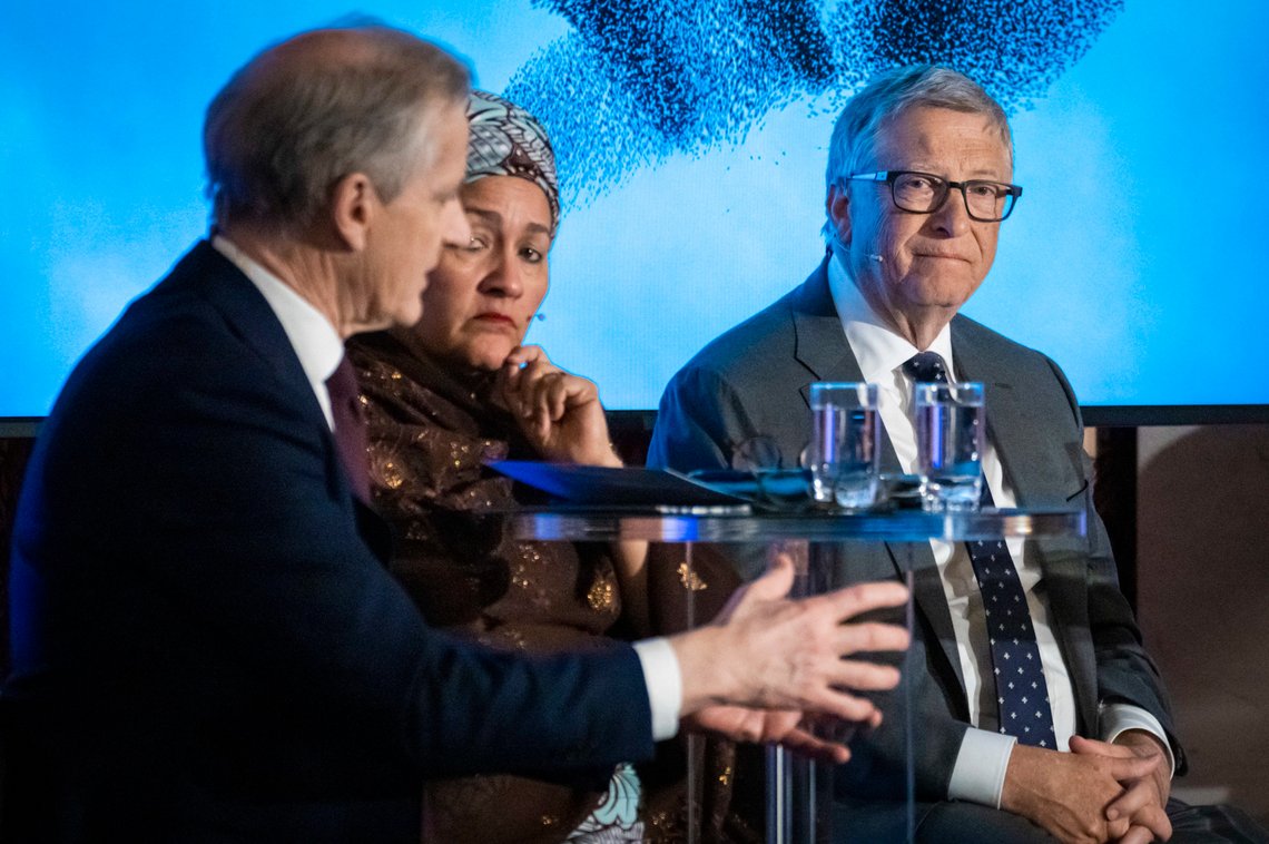 Statsminister Jonas Gahr Støre og Bill Gates på scenen under Oslo Energy Forum som ble arrangert i Oslo rådhus tirsdag.
Foto: Ole Berg-Rusten / NTB Statsminister Jonas Gahr Støre og Bill Gates på scenen under Oslo Energy Forum som ble arrangert i Oslo rådhus tirsdag.
Foto: Ole Berg-Rusten / NTB