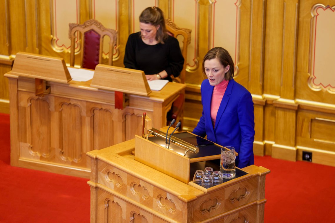 Kultur- og likestillingsminister Anette Trettebergstuen under den muntlige spørretimen på Stortinget. Hun svarte ikke på det skriftlige spørsmålet hun har fått i forbindelse med maleriet av Leiv Eiriksson på Nasjonalmuseet.
Foto: Hanna Johre / NTB Kultur- og likestillingsminister Anette Trettebergstuen under den muntlige spørretimen på Stortinget. Hun svarte ikke på det skriftlige spørsmålet hun har fått i forbindelse med maleriet av Leiv Eiriksson på Nasjonalmuseet.
Foto: Hanna Johre / NTB