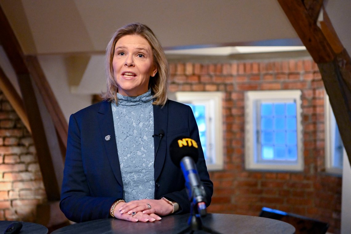 Partileder Sylvi Listhaug under presentasjonen av Fremskrittspartiets alternative statsbudsjett for 2023.
Foto: Annika Byrde / NTB Partileder Sylvi Listhaug under presentasjonen av Fremskrittspartiets alternative statsbudsjett for 2023.
Foto: Annika Byrde / NTB