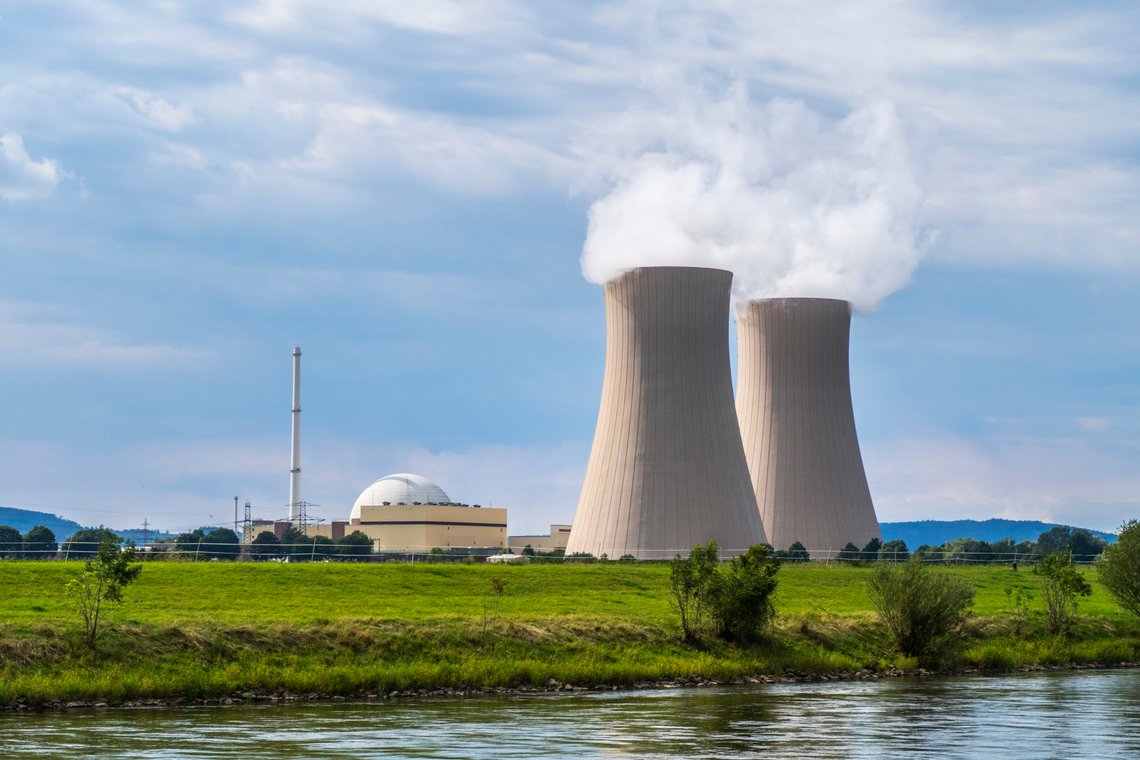 Et flertall av nordmenn er for norsk kjernekraft. Her atomkraftverket Grohnde ved Emmerthal i nordvestlige Tyskland. Foto: Halvard Alvik / NTB Et flertall av nordmenn er for norsk kjernekraft. Her atomkraftverket Grohnde ved Emmerthal i nordvestlige Tyskland. Foto: Halvard Alvik / NTB