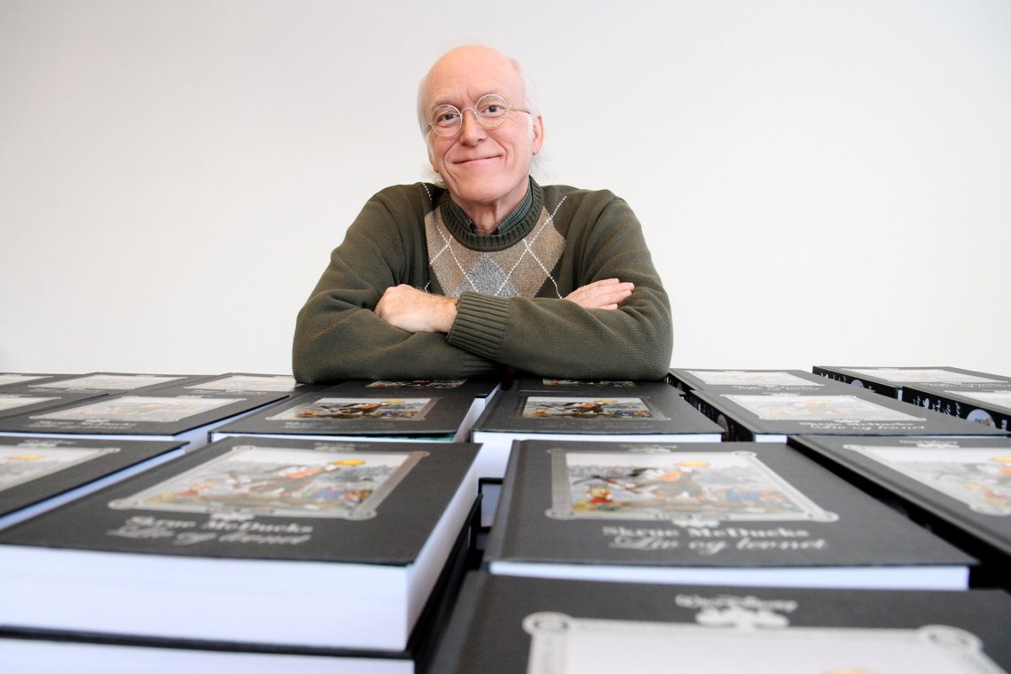 Don Rosa er endelig fornøyd med sin Skrue - i den nyoppussede praktkrøniken "Skrue McDucks liv og levnet", der han har finpusset på hver detalj. Foto: Gitte Johannessen / NTB Don Rosa er endelig fornøyd med sin Skrue - i den nyoppussede praktkrøniken "Skrue McDucks liv og levnet", der han har finpusset på hver detalj. Foto: Gitte Johannessen / NTB