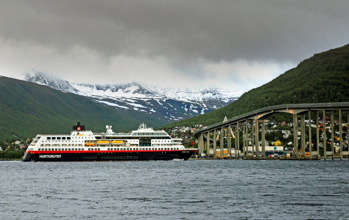 Tromsø 20100622.
Det er mistanke om koronasmitte på hurtigruta Midnatsol. Her er den fotografert i Tromsø tidligere.
Foto: Rune Stoltz Bertinussen / NTB Tromsø 20100622.
Det er mistanke om koronasmitte på hurtigruta Midnatsol. Her er den fotografert i Tromsø tidligere.
Foto: Rune Stoltz Bertinussen / NTB
