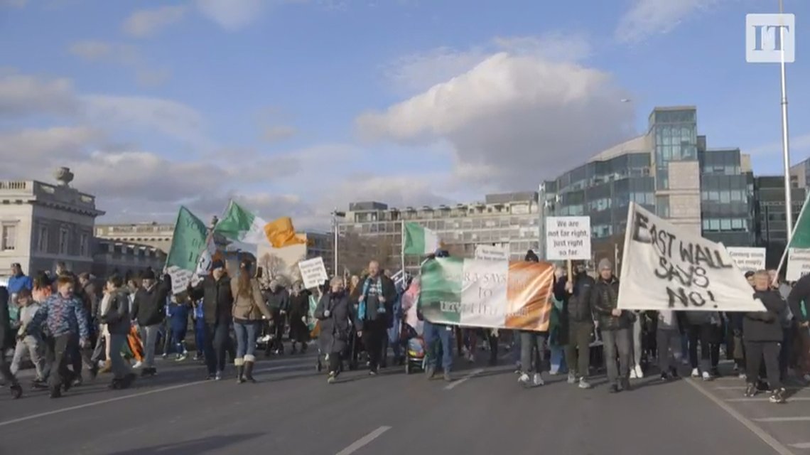 Mange irer reagerer på den kraftige økningen i innvandringen. I går ble det avholdt en stor demonstrasjon i Dubling. Skjermdump Youtube Mange irer reagerer på den kraftige økningen i innvandringen. I går ble det avholdt en stor demonstrasjon i Dubling. Skjermdump Youtube