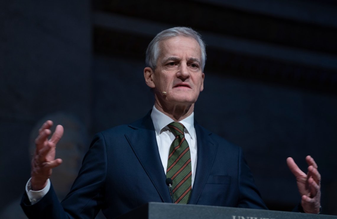 – Det er dårlige tall. Jeg kan bare gjenta at vi står i en krevende tid. Vi treffer mange nordmenn i hverdagen deres, sier statsminister Jonas Gahr Støre i en kommentar til tallene. Foto: Terje Pedersen / NTB – Det er dårlige tall. Jeg kan bare gjenta at vi står i en krevende tid. Vi treffer mange nordmenn i hverdagen deres, sier statsminister Jonas Gahr Støre i en kommentar til tallene. Foto: Terje Pedersen / NTB