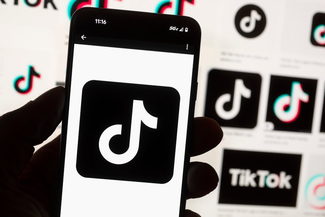 Tiktok er, i likhet med apper som Instagram, populær blant barn og unge. Den amerikanske delstaten Utah innfører lovverk som skal begrense barn og unges tilgang til sosiale medier. Foto: Michael Dwyer / AP / NTB Tiktok er, i likhet med apper som Instagram, populær blant barn og unge. Den amerikanske delstaten Utah innfører lovverk som skal begrense barn og unges tilgang til sosiale medier. Foto: Michael Dwyer / AP / NTB