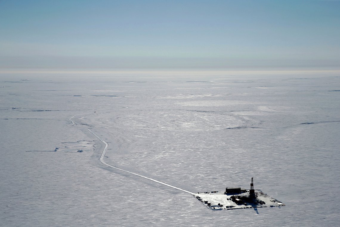 Biden-administrasjonen vil frede deler av Alaska fra oljeleting, men samtidig godkjenne det store Willow-prosjektet, ifølge flere medier. På bildet er et anlegg for prøveboring der ConocoPhillips vil starte letingen. Foto: ConocoPhillips via AP / NTB Biden-administrasjonen vil frede deler av Alaska fra oljeleting, men samtidig godkjenne det store Willow-prosjektet, ifølge flere medier. På bildet er et anlegg for prøveboring der ConocoPhillips vil starte letingen. Foto: ConocoPhillips via AP / NTB