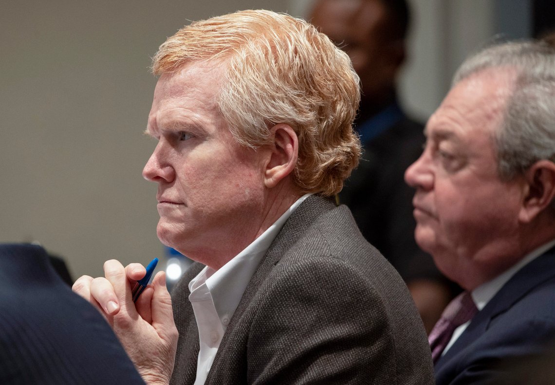 Den amerikanske advokaten Alex Murdaugh har av en jury blitt funnet skyldig i drapet på sin kone og en av sine sønner i 2021. Foto: Andrew J. Whitaker / The Post And Courier via AP / NTB Den amerikanske advokaten Alex Murdaugh har av en jury blitt funnet skyldig i drapet på sin kone og en av sine sønner i 2021. Foto: Andrew J. Whitaker / The Post And Courier via AP / NTB