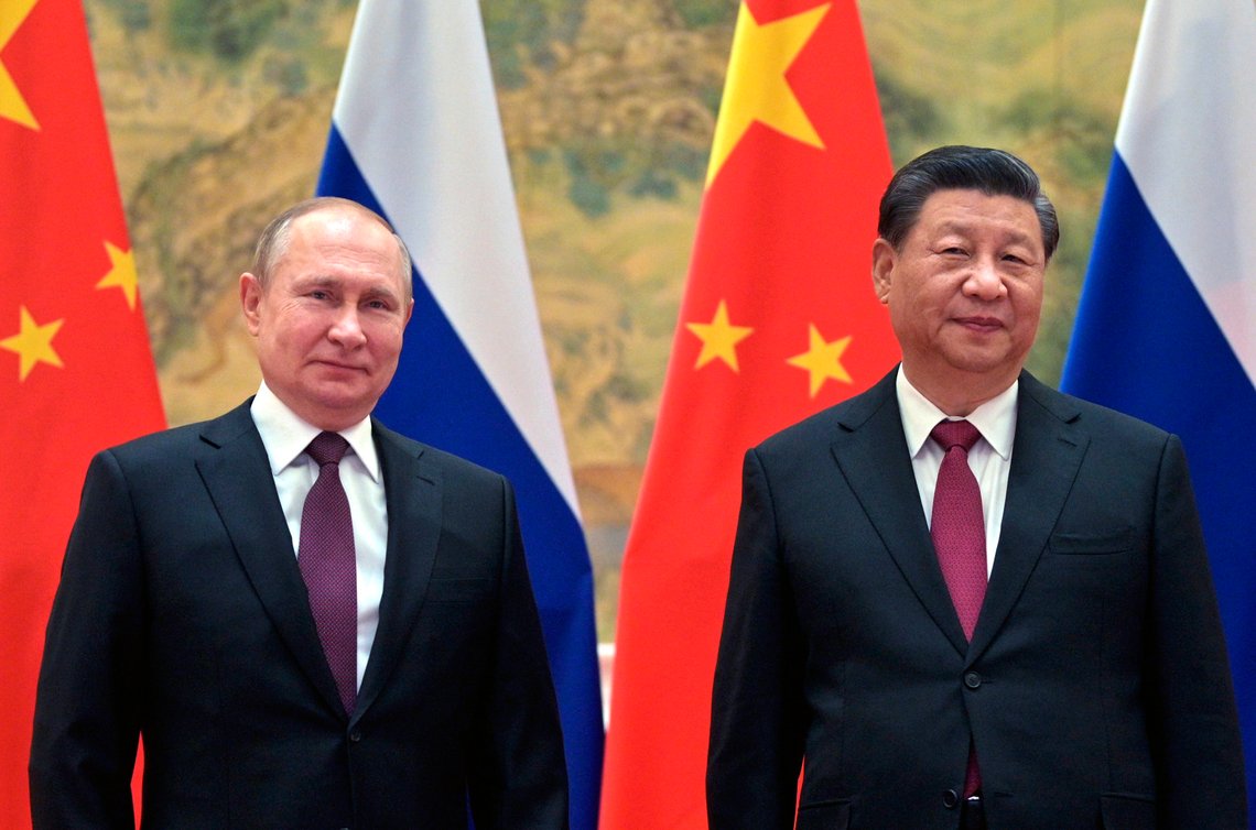 Kinas president Xi Jinping (til høyre) skal på statsbesøk til Russland mandag til onsdag neste uke. Her sammen med president Vladimir Putin i februar i fjor. Foto: Alexei Druzhinin, AP / NTB. Kinas president Xi Jinping (til høyre) skal på statsbesøk til Russland mandag til onsdag neste uke. Her sammen med president Vladimir Putin i februar i fjor. Foto: Alexei Druzhinin, AP / NTB.