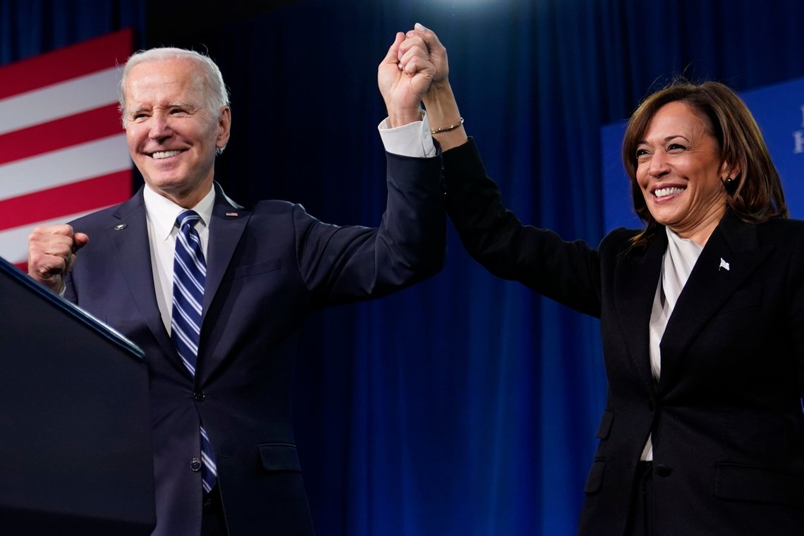 Joe Biden valgte ikke sin visepresident basert på kvaliteter, men på grunn av hudfarge og kjønn. Slik driver han frem kulturkrigen, og som vanlig får andre skylden. Foto: AP /Patrick Semansky/ NTB Joe Biden valgte ikke sin visepresident basert på kvaliteter, men på grunn av hudfarge og kjønn. Slik driver han frem kulturkrigen, og som vanlig får andre skylden. Foto: AP /Patrick Semansky/ NTB
