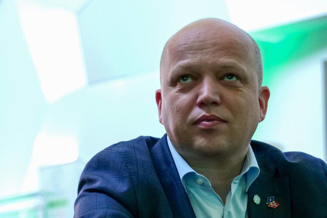 Finansminister Trygve Slagsvold Vedum (Sp) klarer ikke å innrømme åpenbare brudd på valgløfter.
Foto: Joakim Halvorsen / NTB Finansminister Trygve Slagsvold Vedum (Sp) klarer ikke å innrømme åpenbare brudd på valgløfter.
Foto: Joakim Halvorsen / NTB