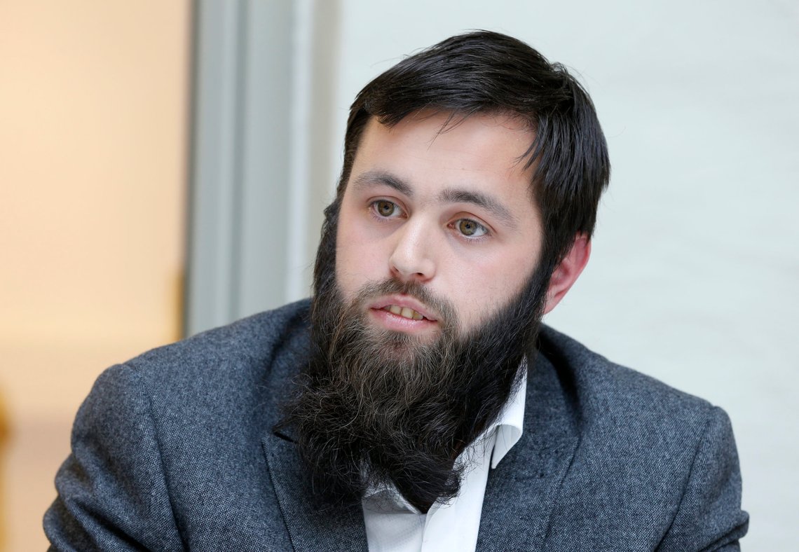 Den norske muslimen Yousef Bartho Al-Nahi mener Jonas Gahr Støre er udugelig, og aldri skulle ha blitt valgt.
Foto: Terje Pedersen / NTB Den norske muslimen Yousef Bartho Al-Nahi mener Jonas Gahr Støre er udugelig, og aldri skulle ha blitt valgt.
Foto: Terje Pedersen / NTB
